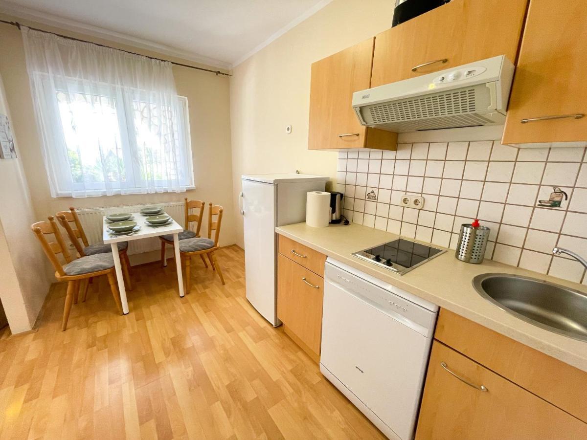 Apartments Sams 诺维·维诺多尔斯基 外观 照片
