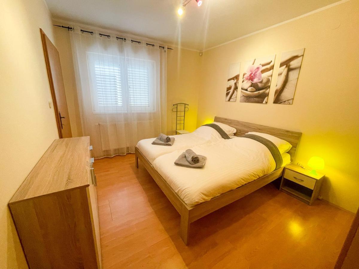 Apartments Sams 诺维·维诺多尔斯基 外观 照片