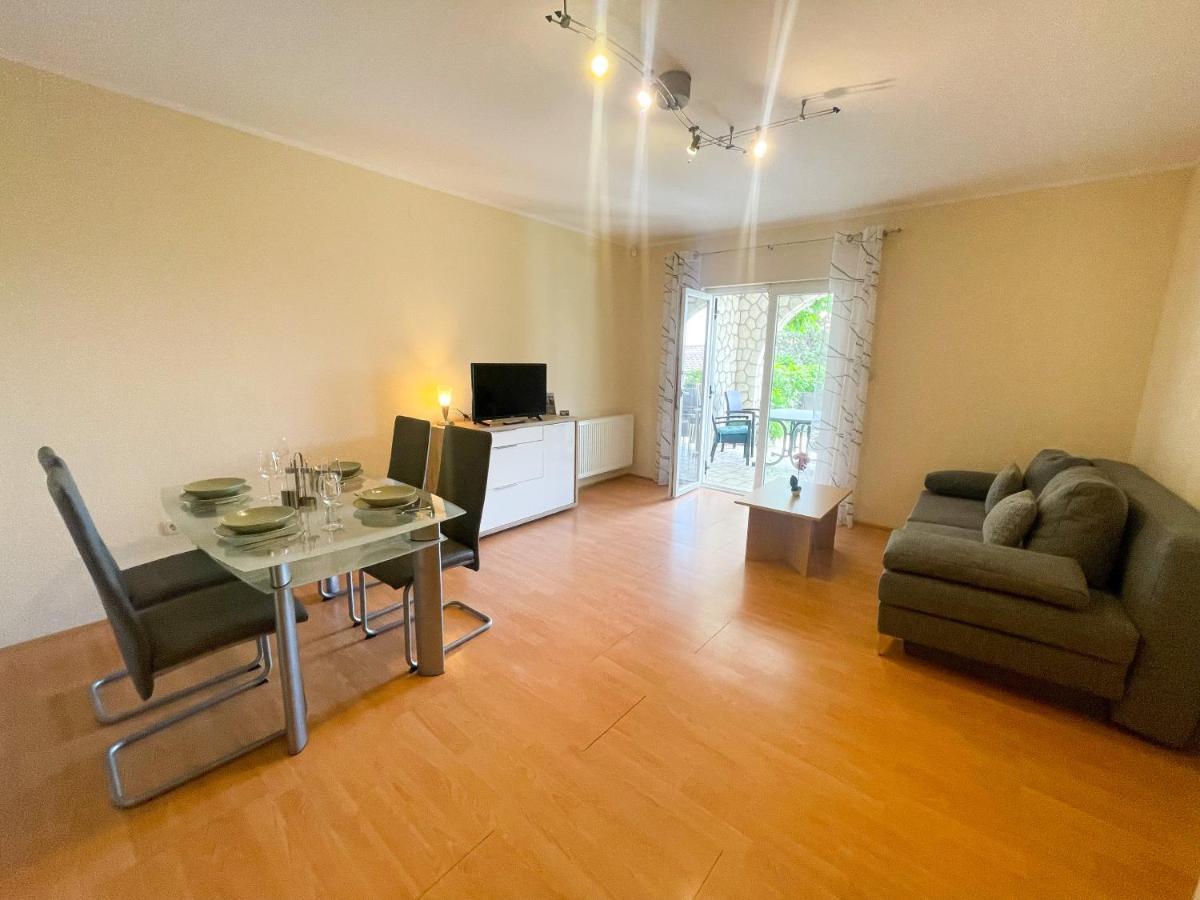 Apartments Sams 诺维·维诺多尔斯基 外观 照片