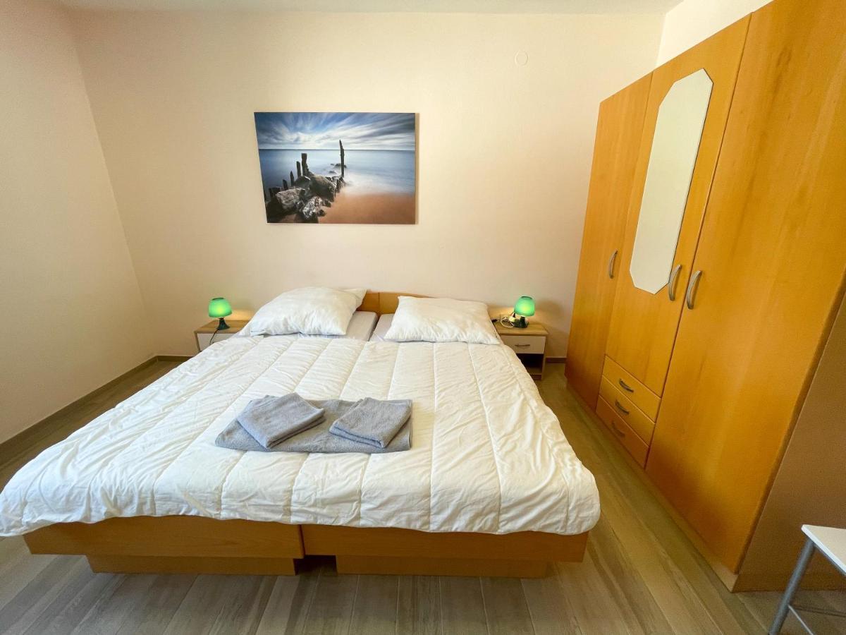 Apartments Sams 诺维·维诺多尔斯基 外观 照片