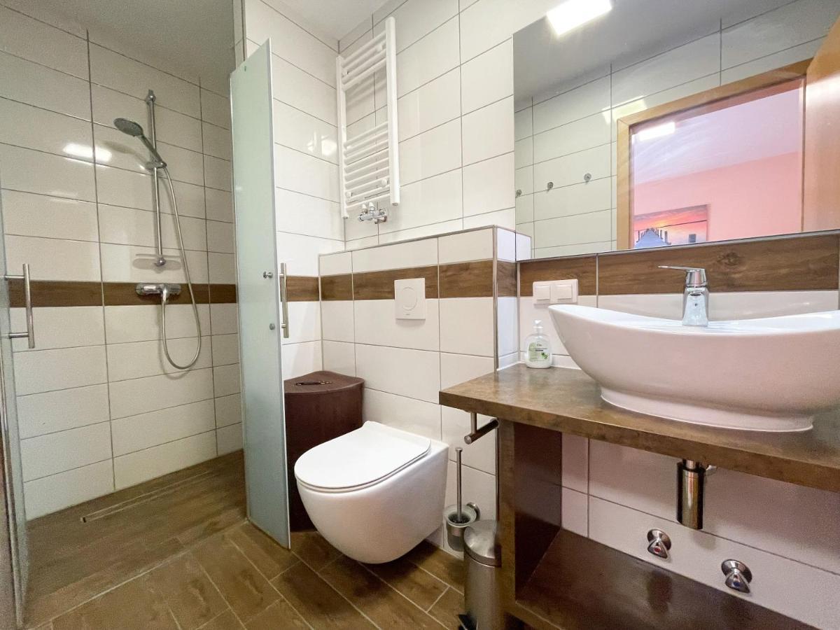 Apartments Sams 诺维·维诺多尔斯基 外观 照片